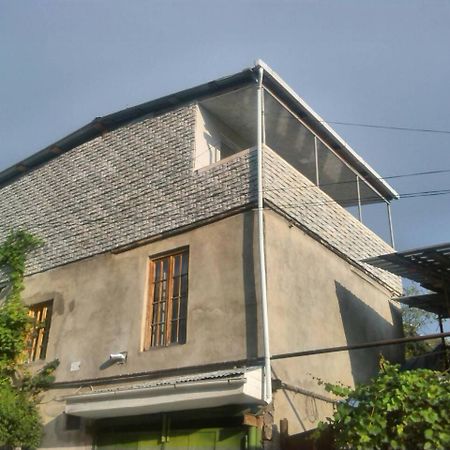 Georgian Hosts Tbilisi Hotel Ngoại thất bức ảnh