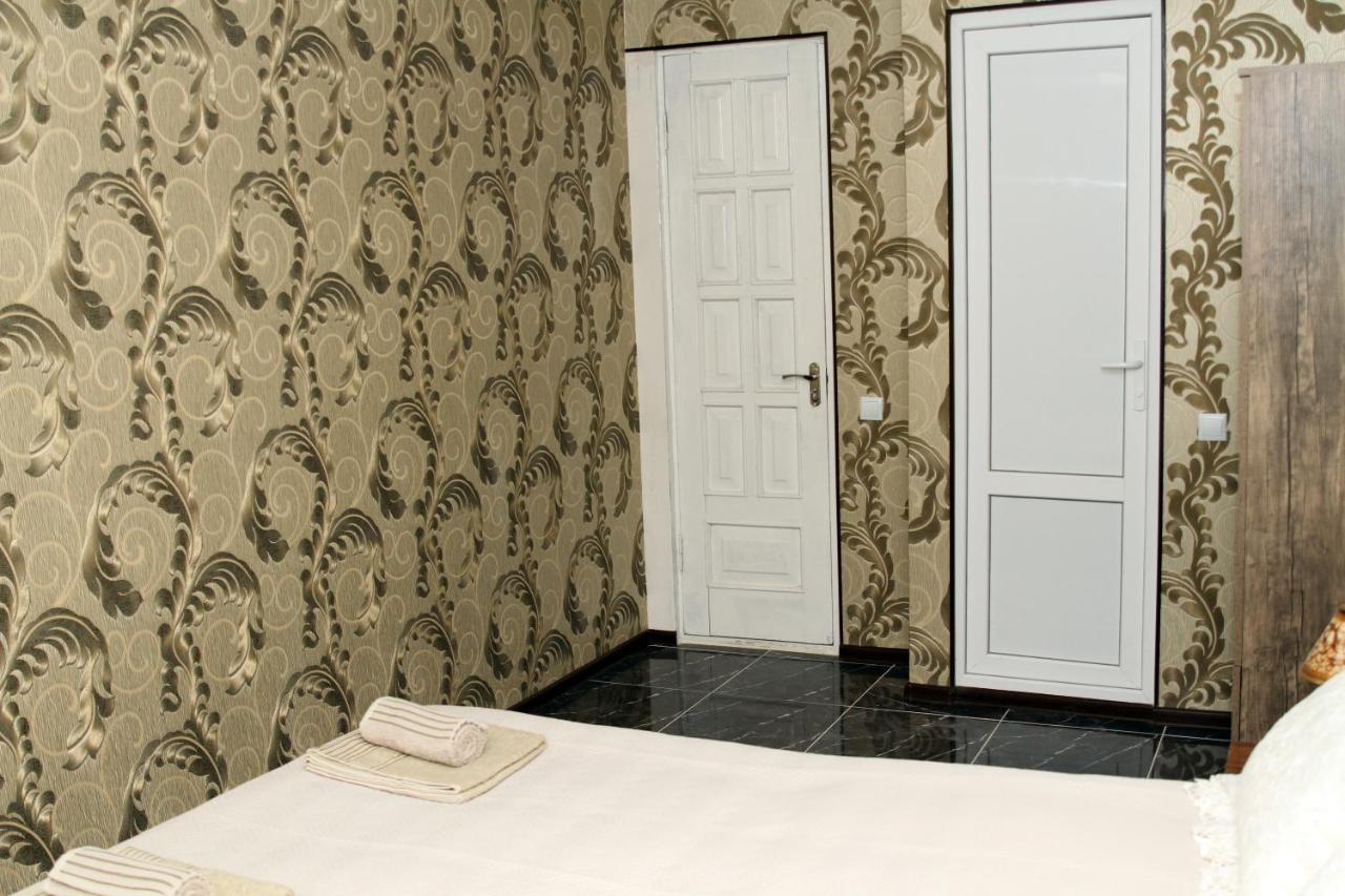 Georgian Hosts Tbilisi Hotel Ngoại thất bức ảnh