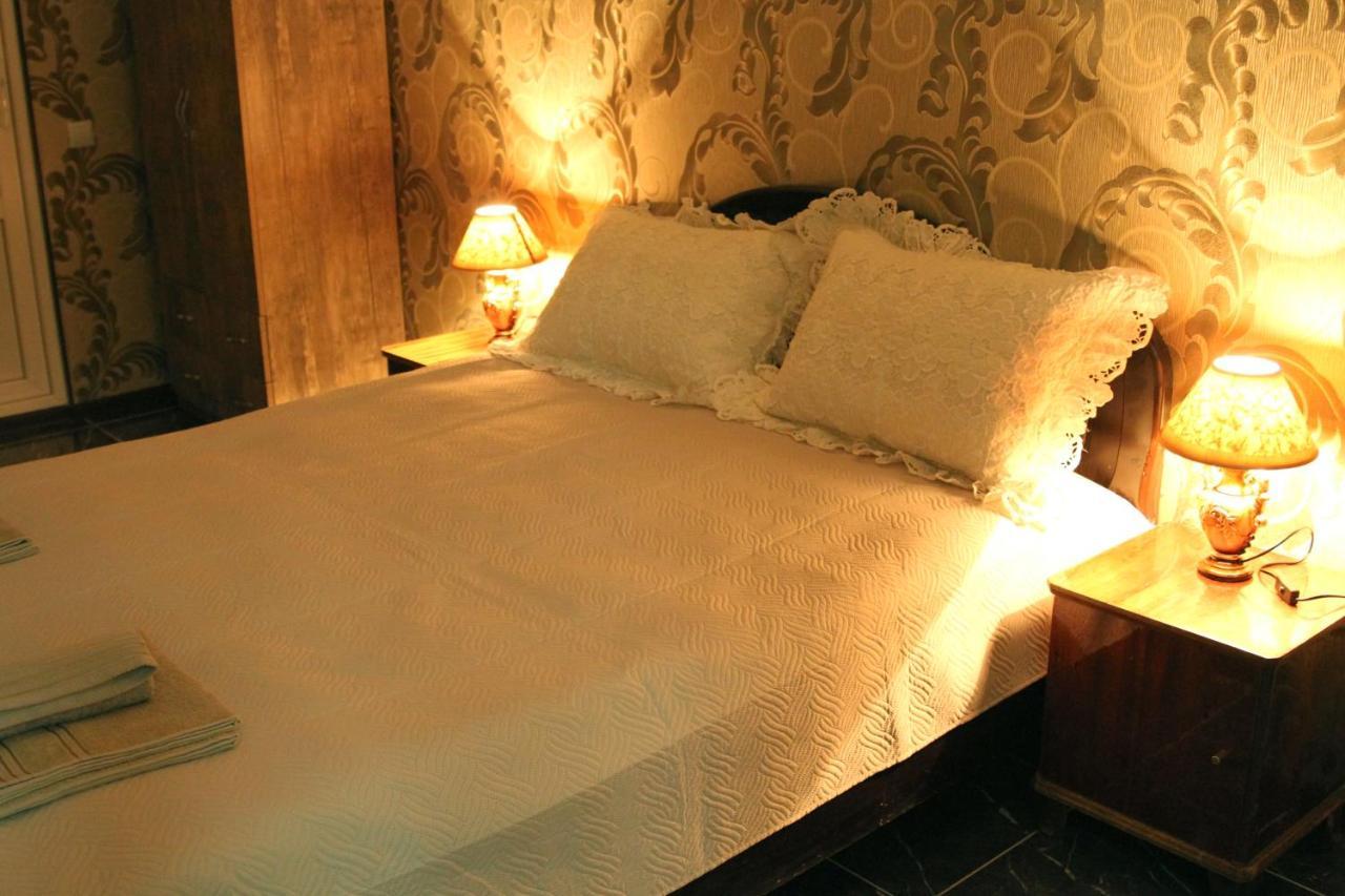 Georgian Hosts Tbilisi Hotel Ngoại thất bức ảnh