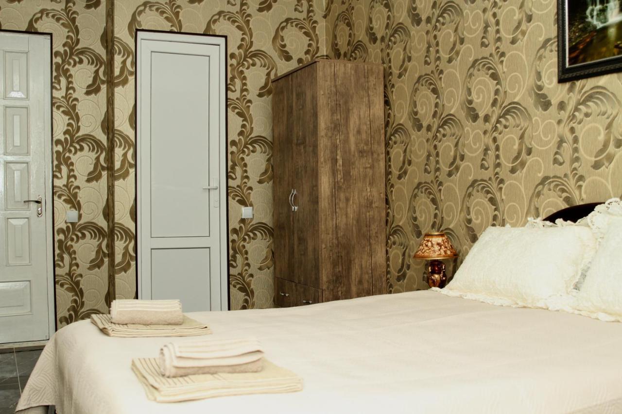 Georgian Hosts Tbilisi Hotel Ngoại thất bức ảnh